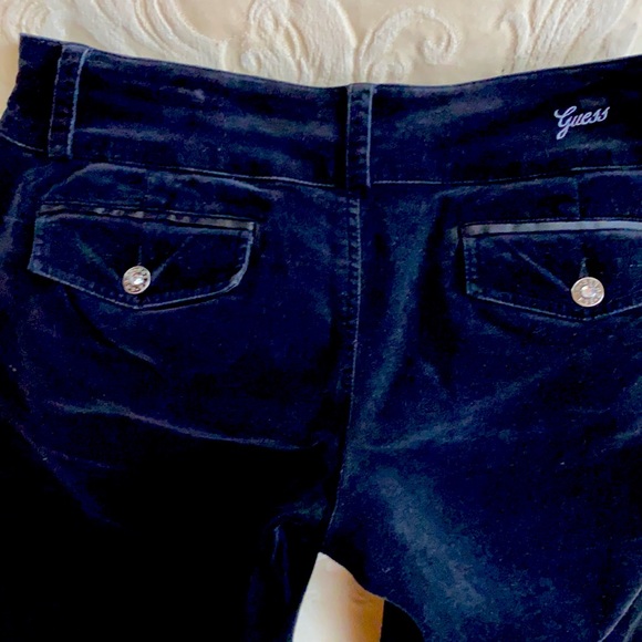 •Guess Jeans in black velvet - Picture 3 of 4